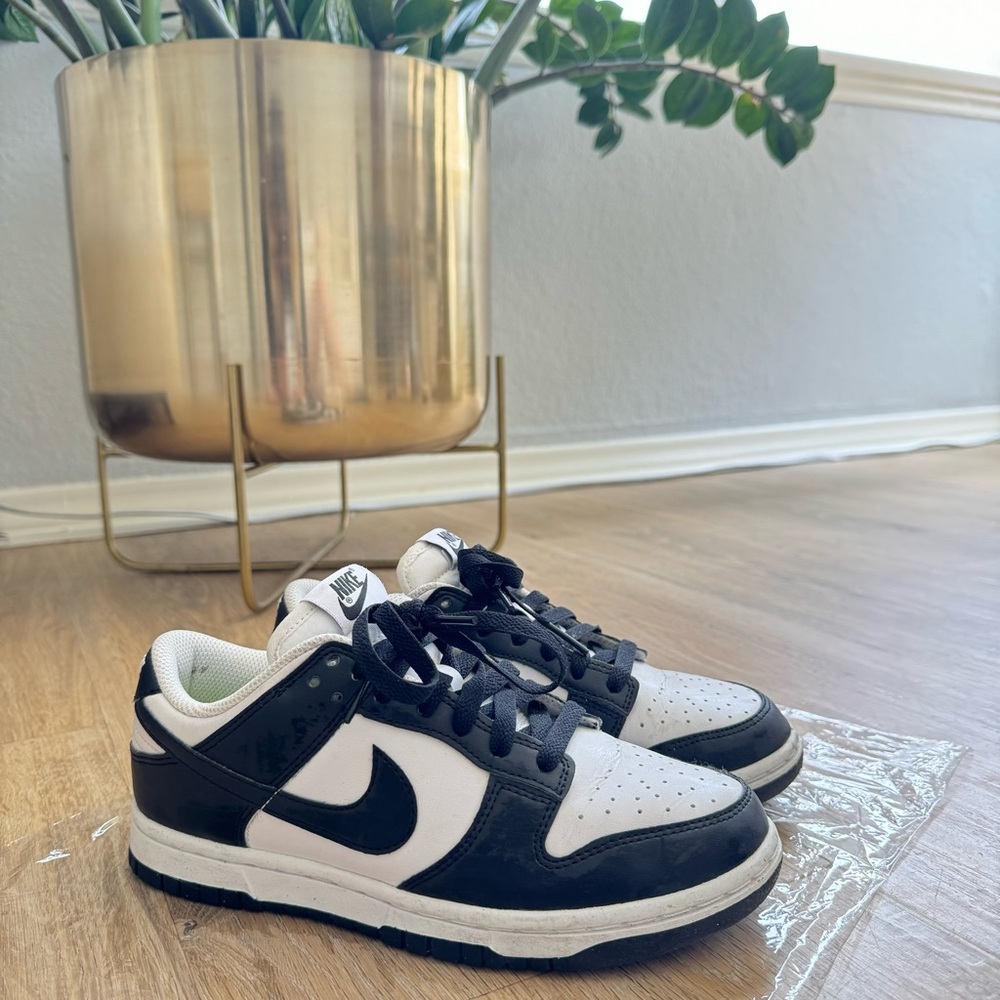 Nike dunk low panda Size 5.5